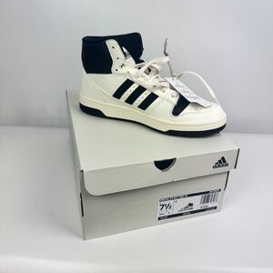 Adidas women’s BREAK START MID shoe NWT slightly off white and black 7.5 & 9.5